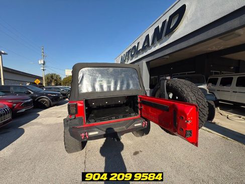 Used 2018 Jeep Wrangler Unlimited Sport AWD/4WD image 31