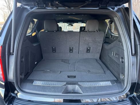 Used 2024 Chevrolet Suburban RST w/ Luxury Package image 9
