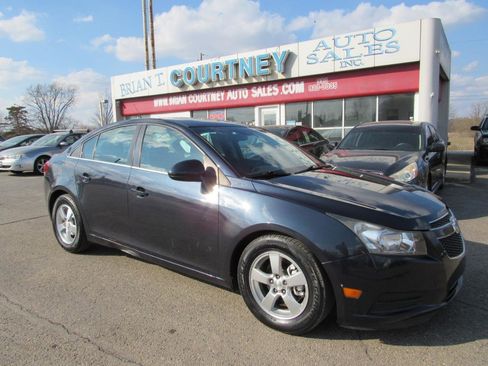 Used 2014 Chevrolet Cruze LT image 2