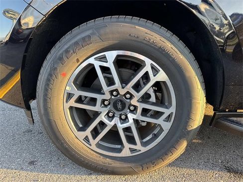 New 2025 Ford Expedition Active image 8