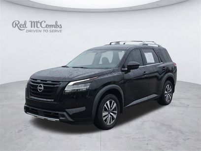Used 2023 Nissan Pathfinder SL w/ Black Appearance Package