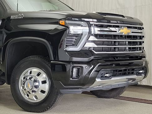 Certified 2024 Chevrolet Silverado 3500 High Country w/ High Country Premium Package AWD/4WD image 6