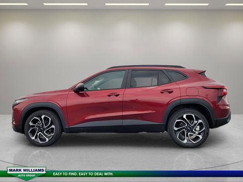 Used 2025 Chevrolet Trax RS w/ Sunroof Package FWD image 7