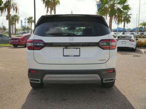 Used 2023 Honda Pilot Touring image 6