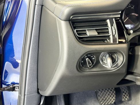 Certified 2024 Porsche Macan S AWD/4WD image 13
