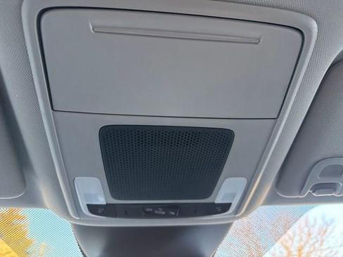 Used 2025 Honda Pilot EX-L image 40