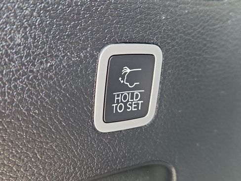Used 2023 Jeep Wagoneer Series III w/ Preferred Equipment Group AWD/4WD image 27