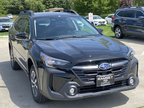 Used 2025 Subaru Outback Premium image 8