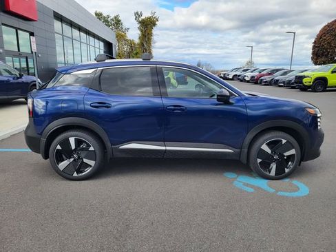 New 2026 Nissan Kicks SR w/ Cold Weather Package image 3
