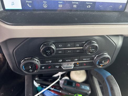 Used 2022 Ford Bronco Wildtrak image 16