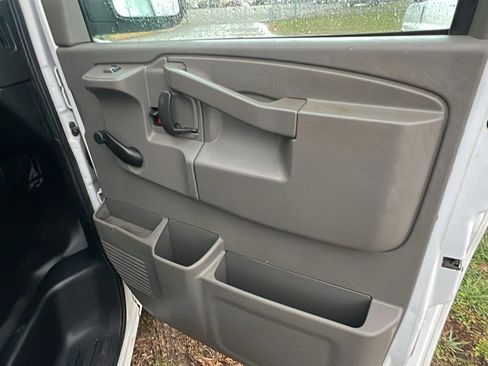 Used 2021 Chevrolet Express 3500 LS image 17