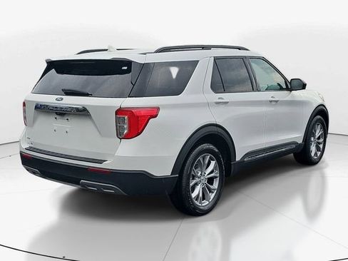 Used 2023 Ford Explorer XLT w/ Equipment Group 202A RWD image 3
