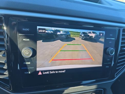 Used 2021 Volkswagen Atlas Cross Sport SEL image 25