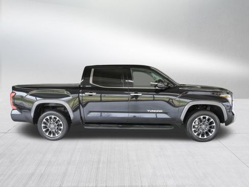 Used 2024 Toyota Tundra Limited AWD/4WD image 8