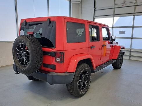 Used 2018 Jeep Wrangler Unlimited Sahara image 5
