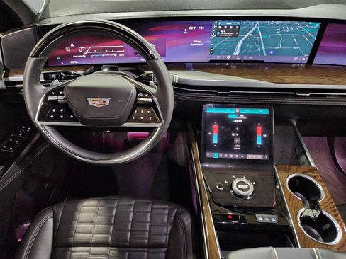 Used 2025 Cadillac Escalade Sport Platinum w/ LPO, ONYX Package AWD/4WD image 37