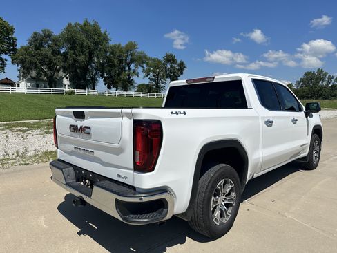 Used 2026 GMC Sierra 1500 SLT AWD/4WD image 3
