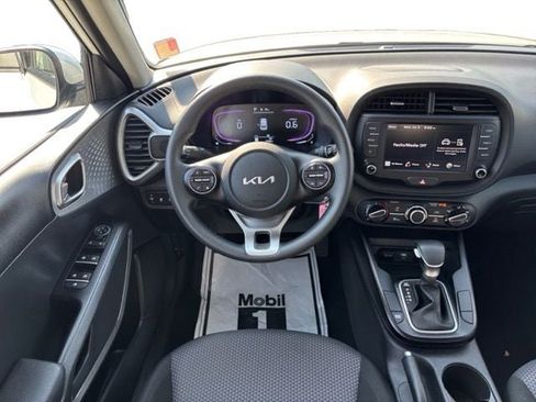 Certified 2025 Kia Soul LX w/ LX Technology Package FWD image 13