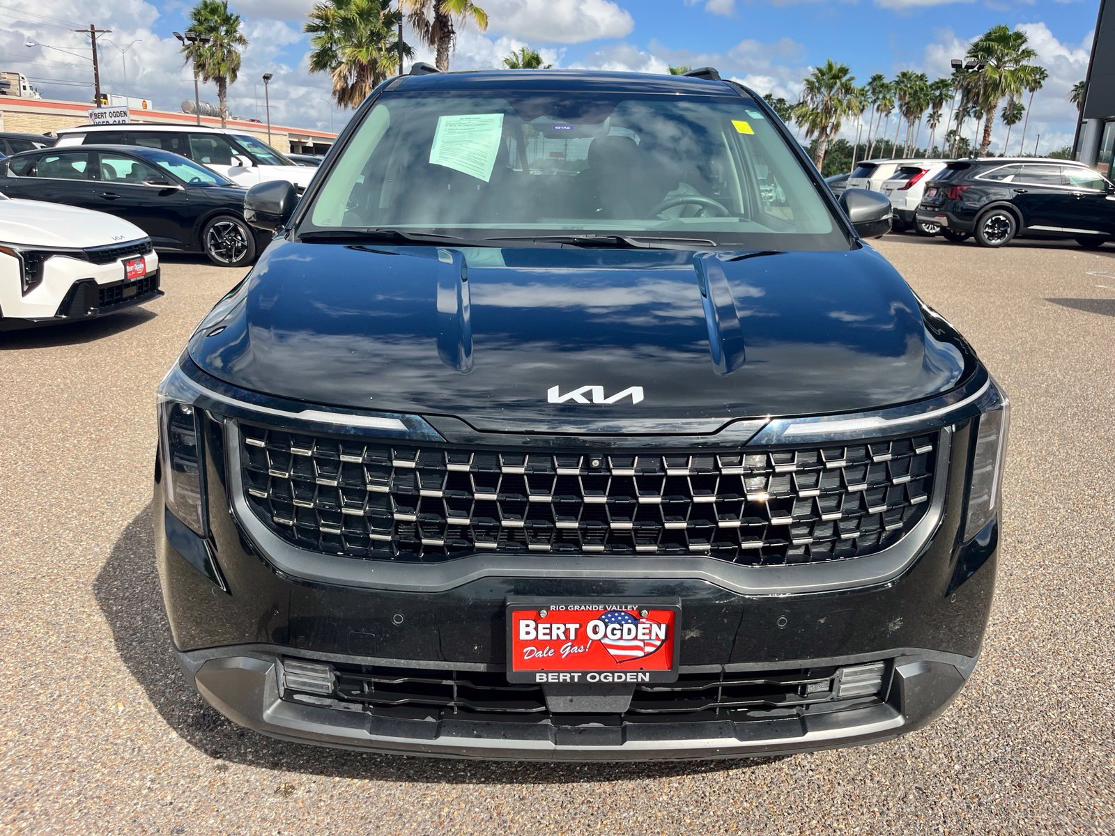 Used 2025 Kia Carnival SX Prestige FWD image 2