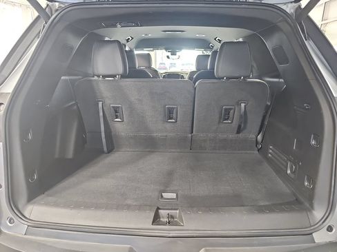 Used 2023 Chevrolet Traverse LT w/ LT Premium Package AWD/4WD image 17