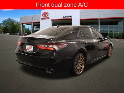 Used 2024 Toyota Camry SE image 3