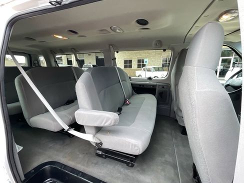 Used 2011 Ford E-350 and Econoline 350 XLT image 31