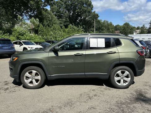 Used 2018 Jeep Compass Latitude w/ Popular Equipment Group AWD/4WD image 2