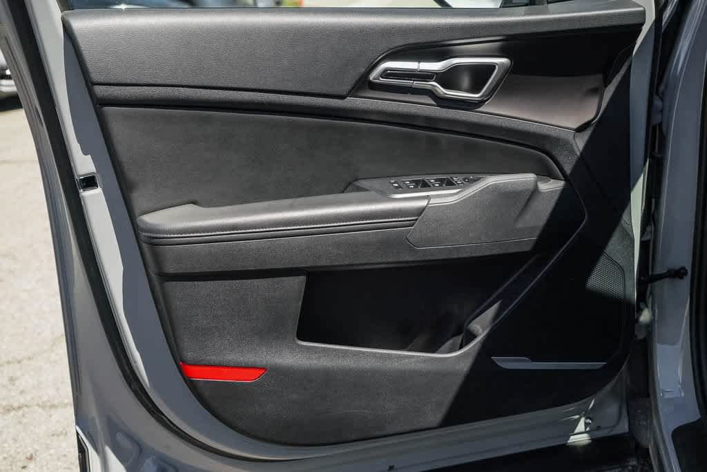 Used 2026 Kia Sportage EX FWD image 19