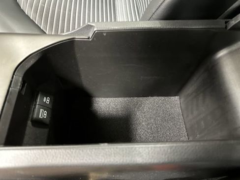 Used 2023 Toyota Camry SE FWD image 33
