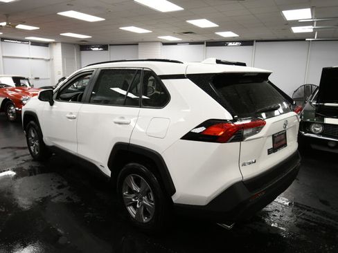 Used 2025 Toyota RAV4 XLE w/ Convenience Package image 5