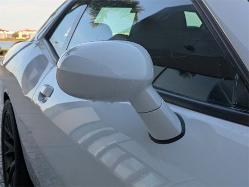 Used 2015 Dodge Challenger SRT Hellcat image 12