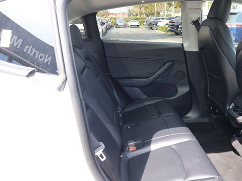Used 2021 Tesla Model Y Long Range image 35