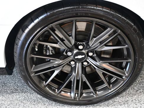 Used 2018 Chevrolet Camaro ZL1 RWD image 21
