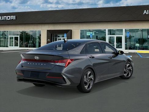 New 2026 Hyundai Elantra SEL Sport Premium image 4