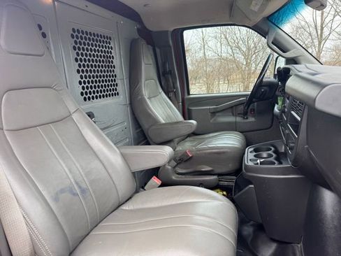 Used 2023 GMC Savana 3500 w/ Driver Convenience Package image 10