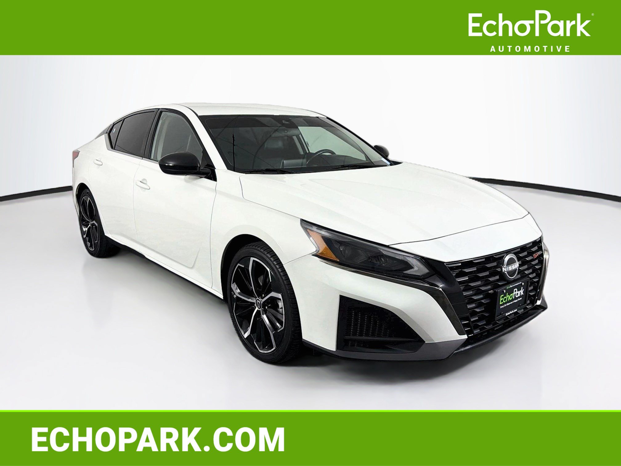 Used 2023 Nissan Altima 2.5 SR FWD image 1