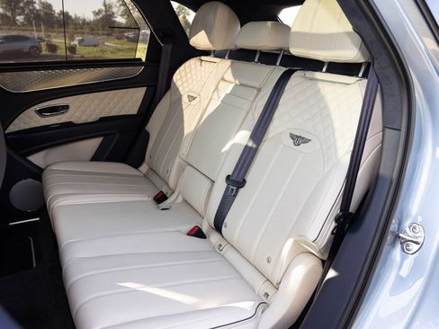 Used 2023 Bentley Bentayga AWD/4WD image 58