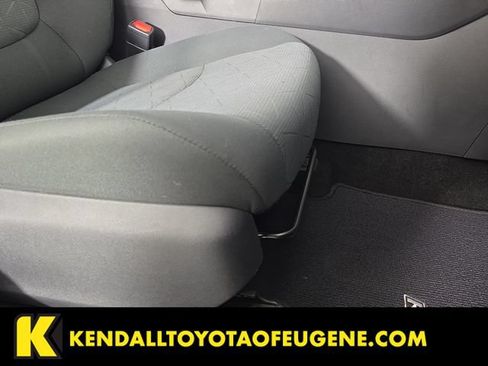 Used 2019 Toyota RAV4 XLE w/ Carpet Mat Package FWD image 31