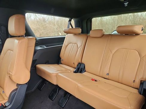 Used 2023 Ford Expedition Max Platinum image 27