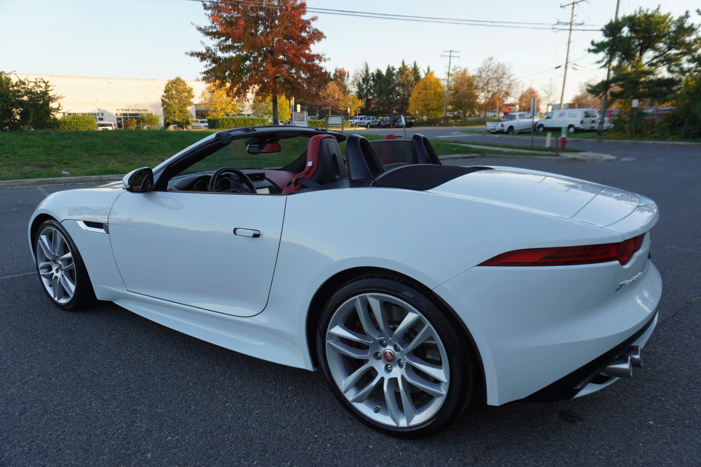 Used 2017 Jaguar F-TYPE R AWD/4WD image 25