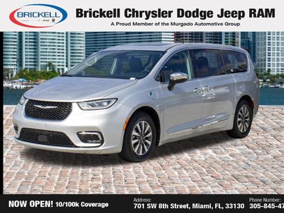 Used 2023 Chrysler Pacifica Limited