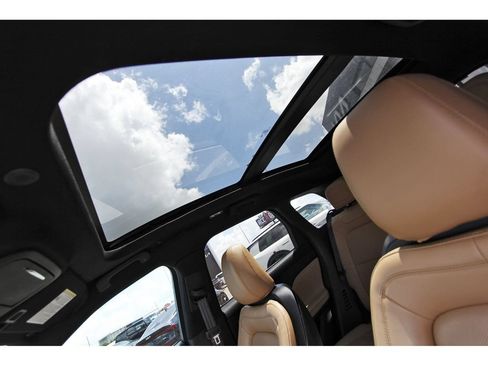 Used 2022 Lincoln Corsair Reserve w/ Luxury Package FWD image 33