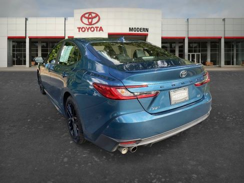 Used 2025 Toyota Camry SE FWD image 7