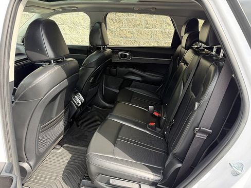 Used 2025 Kia Sorento S w/ Panoramic Sunroof Package FWD image 19