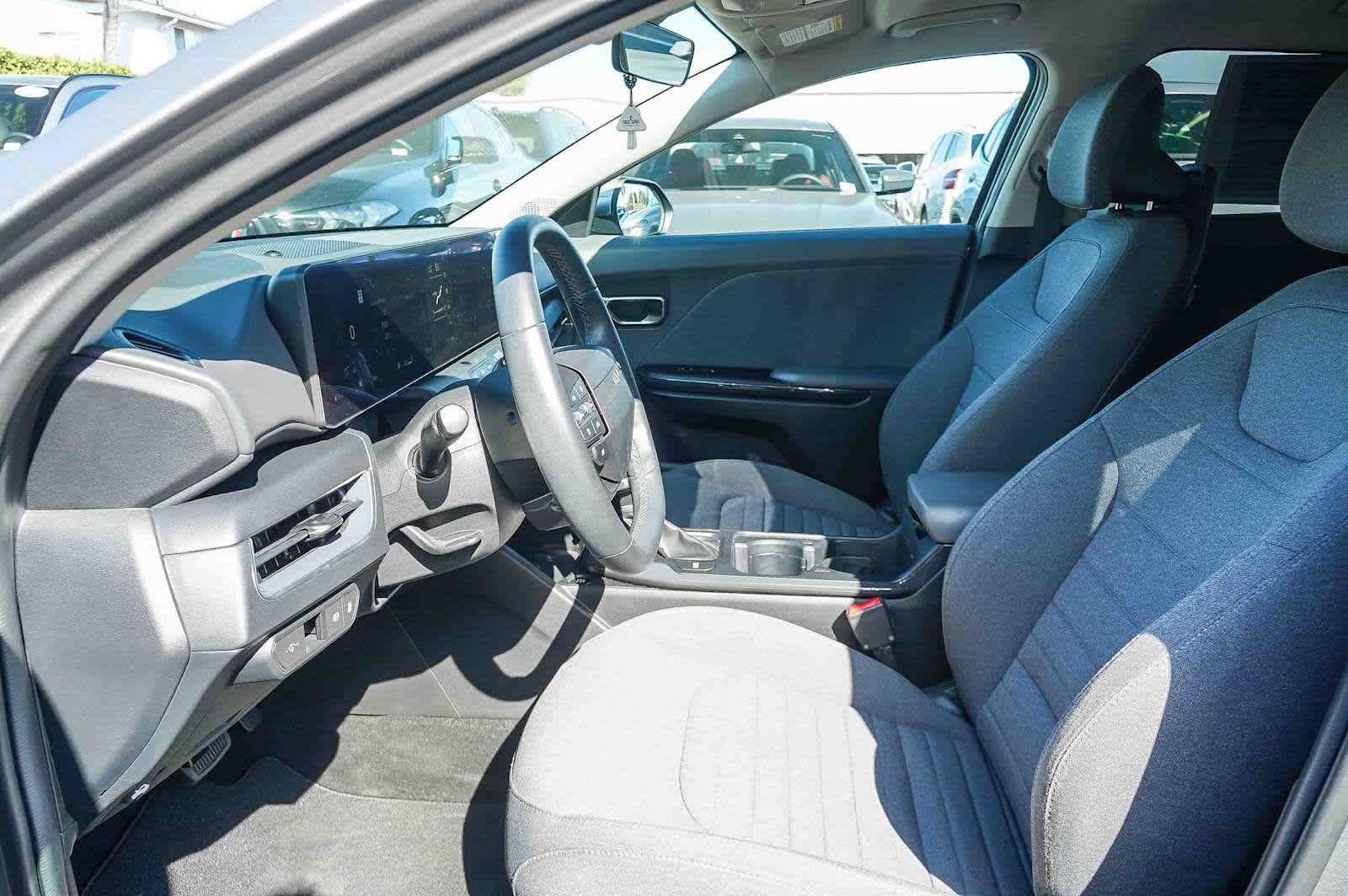 Used 2025 Kia K4 EX FWD image 19