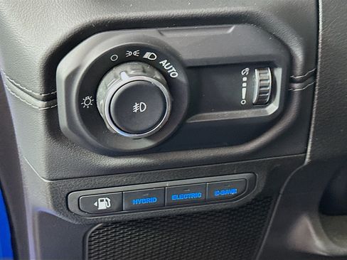 Used 2024 Jeep Wrangler Unlimited Rubicon 4xe AWD/4WD image 17