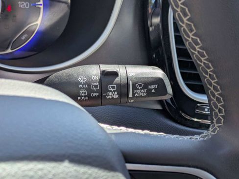 Used 2022 Chrysler Pacifica Touring-L FWD image 25