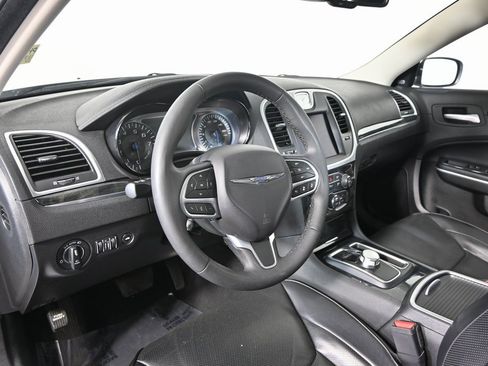 Used 2023 Chrysler 300 Touring L w/ Popular Equipment Group image 23