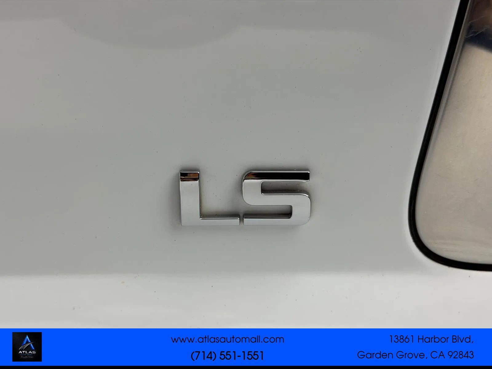 Used 2016 Chevrolet Suburban LS RWD image 10