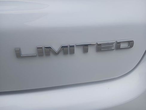 Used 2025 Jeep Compass Limited AWD/4WD image 24